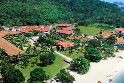Federal Villa Beach Resort (rode daken)